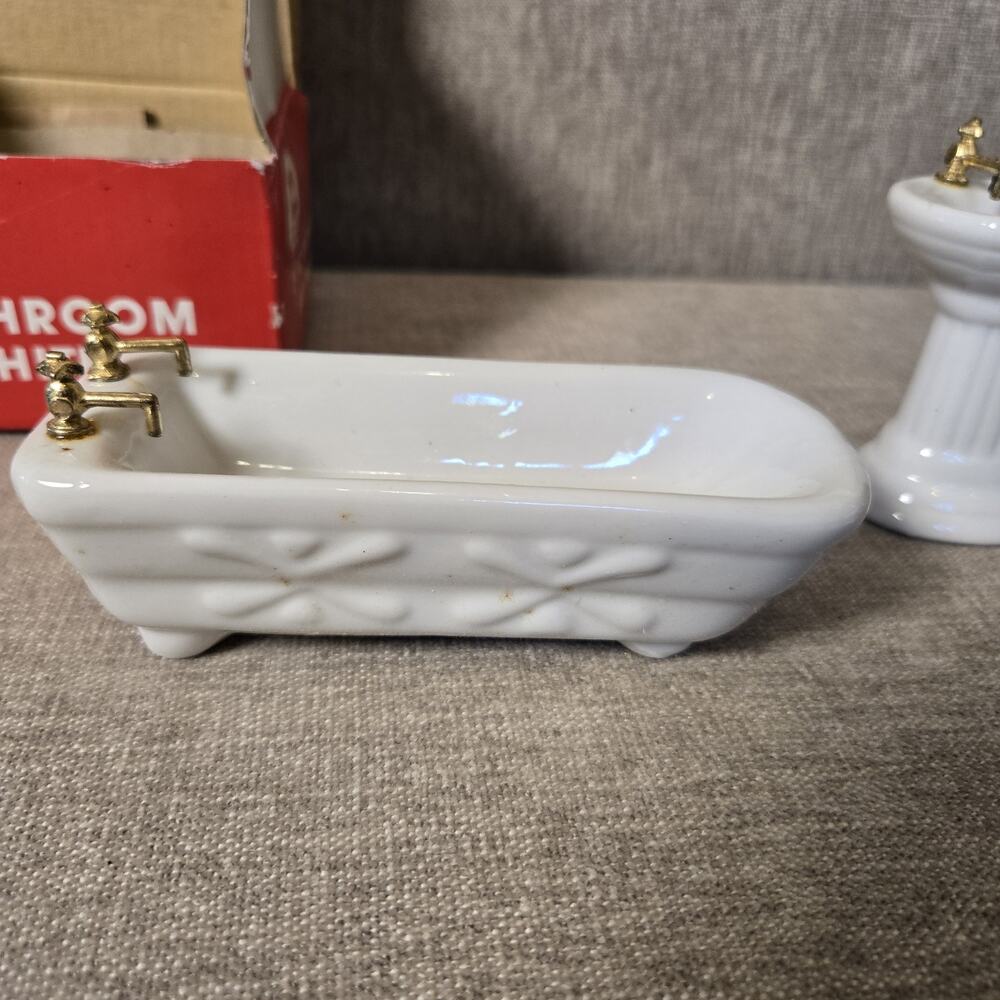 Vintage Town Square Miniatures Dollhouse Porcelain Bathroom 3 Piece Set - Picture 5 of 9